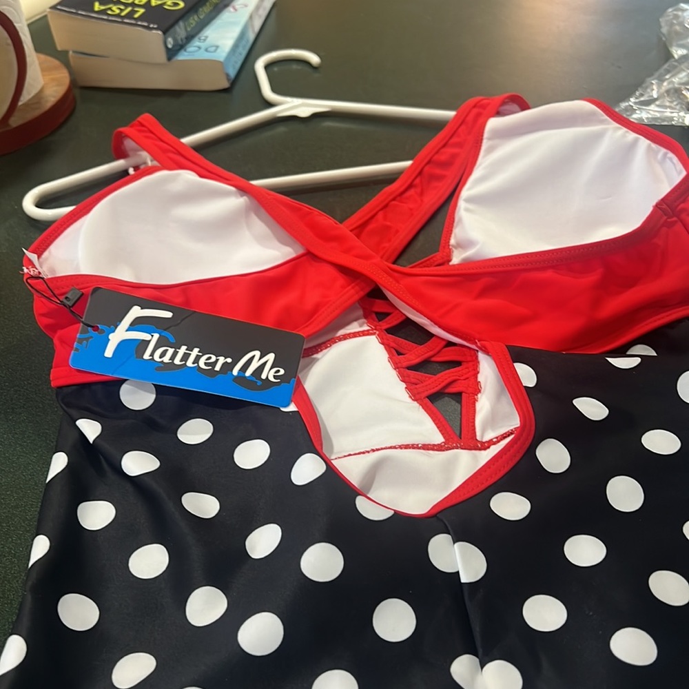 Swimsuit - Picture 3 of 4